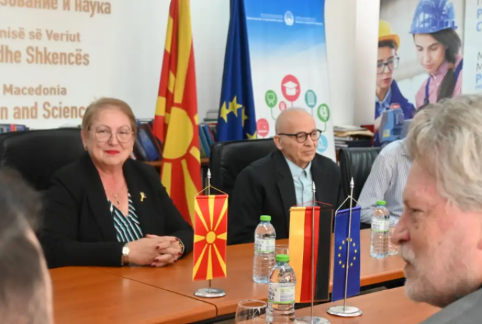 МОН: Освен студентските домови, ќе се реконструираат и државните училишта со ресурсни центри