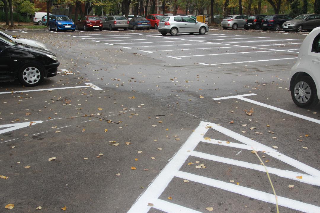 Жители на Ново Лисиче бараат одлагање на зонското паркирање