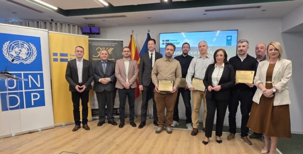 ЗНМ и УНДП доделија награди за најдобри стории за загадувањето на воздухот