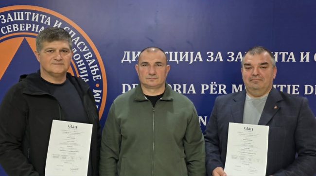 АНГАЖИРАНИ УШТЕ ДВАЈЦА ПИЛОТИ ЗА ГАСЕЊЕ ПОЖАРИ, „ЕР ТРАКТОРИТЕ“ ЌЕ ГИ ВОЗАТ ВКУПНО ПЕТМИНА