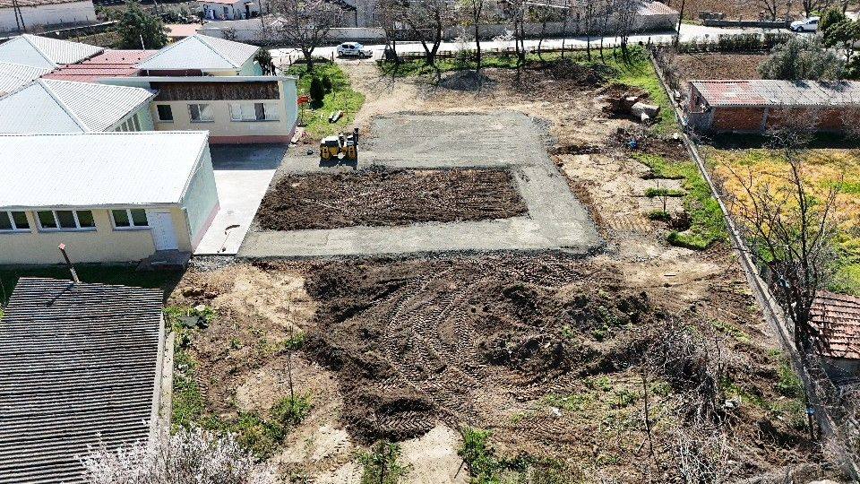 Нов парк со детско катче се гради во Негорци