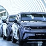 Европа сега увезува повеќе автомобили од Кина отколку што извезува