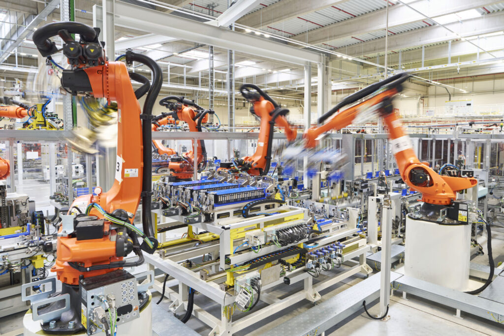 Skoda ја отвори најголемата батериска линија во VW Group – над 1.100 системи дневно