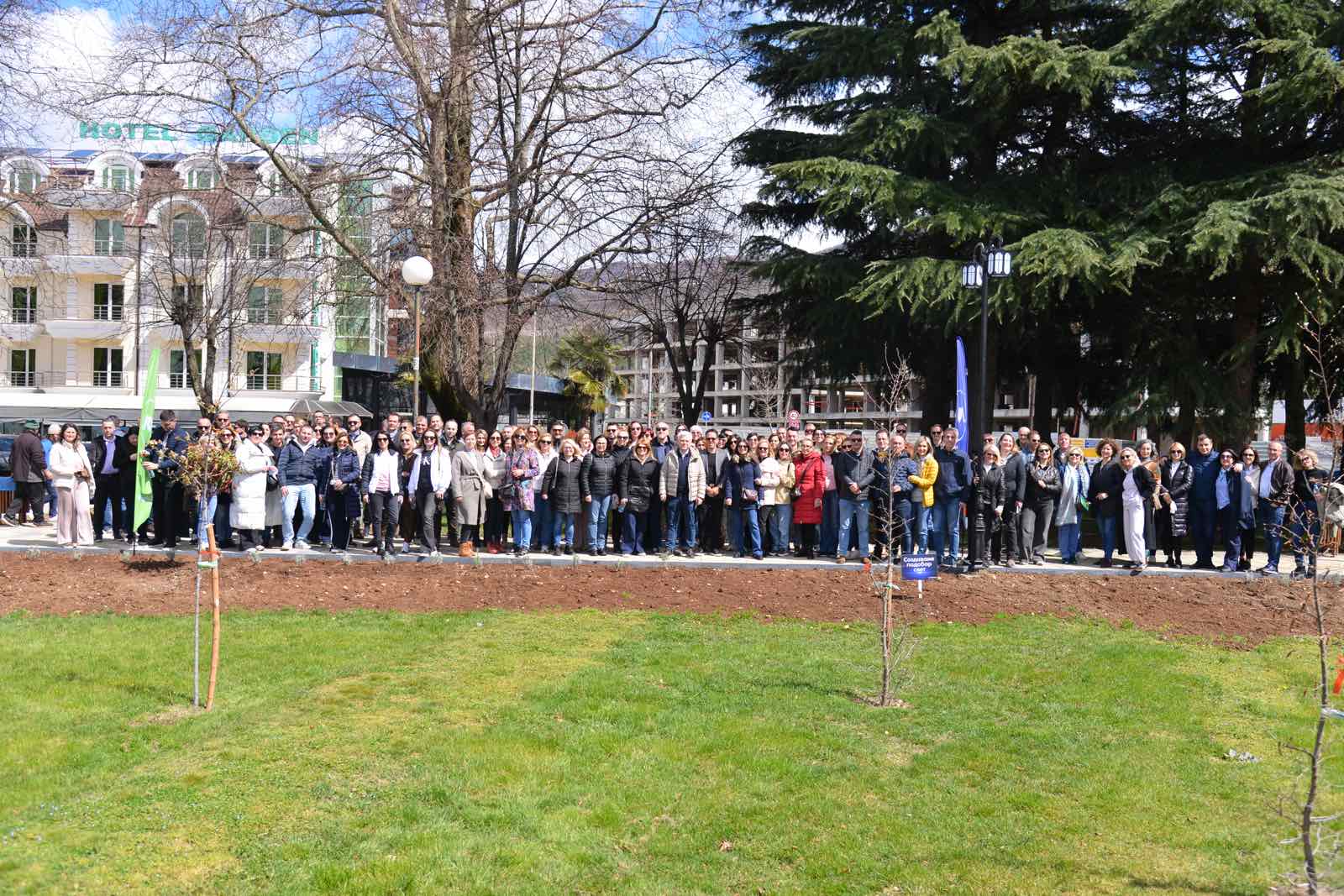 НЛБ Банка го започна Лидерскиот состанок во Охрид со општествено одговорна акција