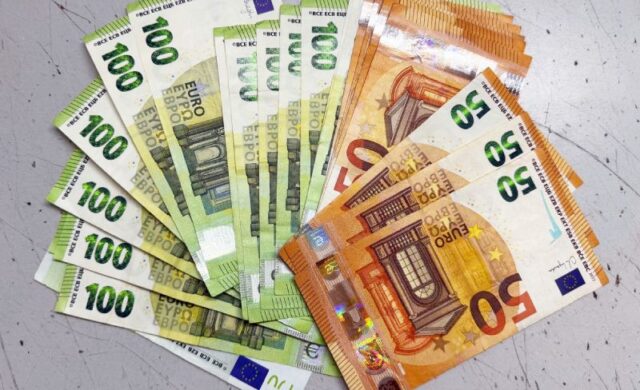 Вработена во банка си присвоила 39.000 евра од муштерија