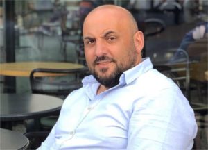 Маскирано лице му го запали „Ренџ ровер“ на Курто Дудуш