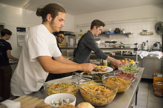 Подобрена безбедноста на храната во домовите за стари лица