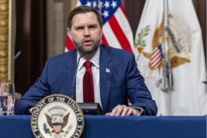 Потпретседателот на САД: Цените на горивата наскоро ќе се вратат во нормала!