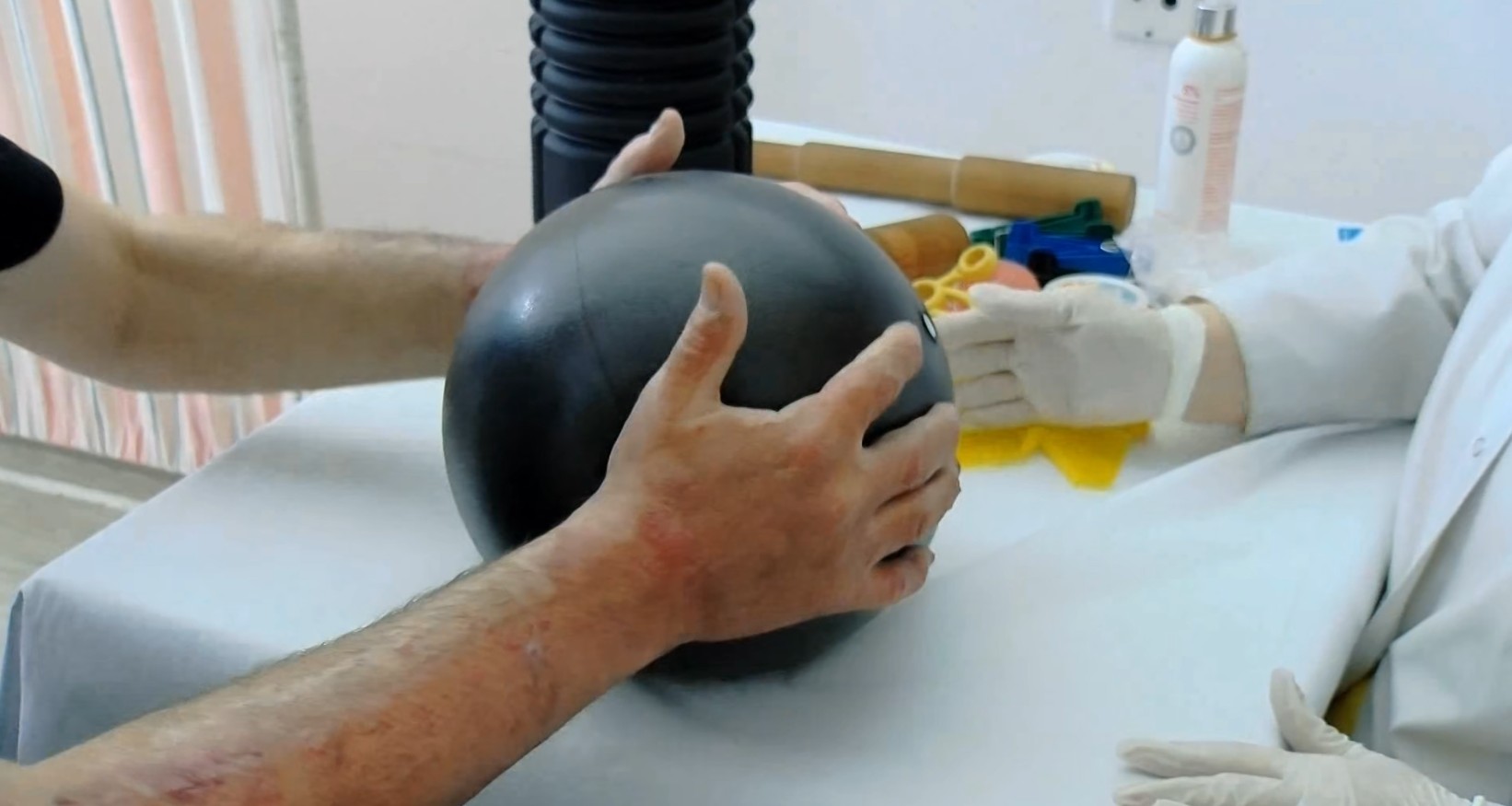 Дел од повредените од Пулс се уште одат на физикална терапија