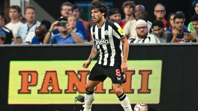 Манчестер Јунајтед тргнува по Тонали!