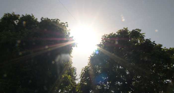 Сончево време со мала до умерена облачност, попладне услови за слаб локален дожд