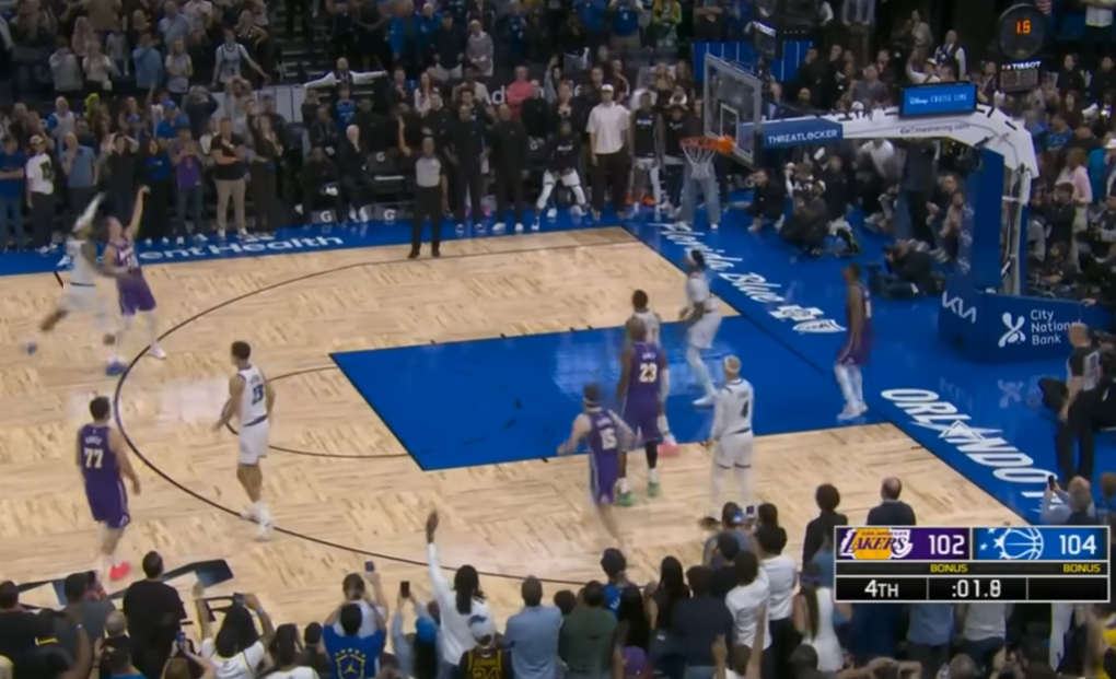 Луди завршници во НБА: Лејкерс даде тројка за победа, Хјустон славеше со звукот на сирената (Видео)
