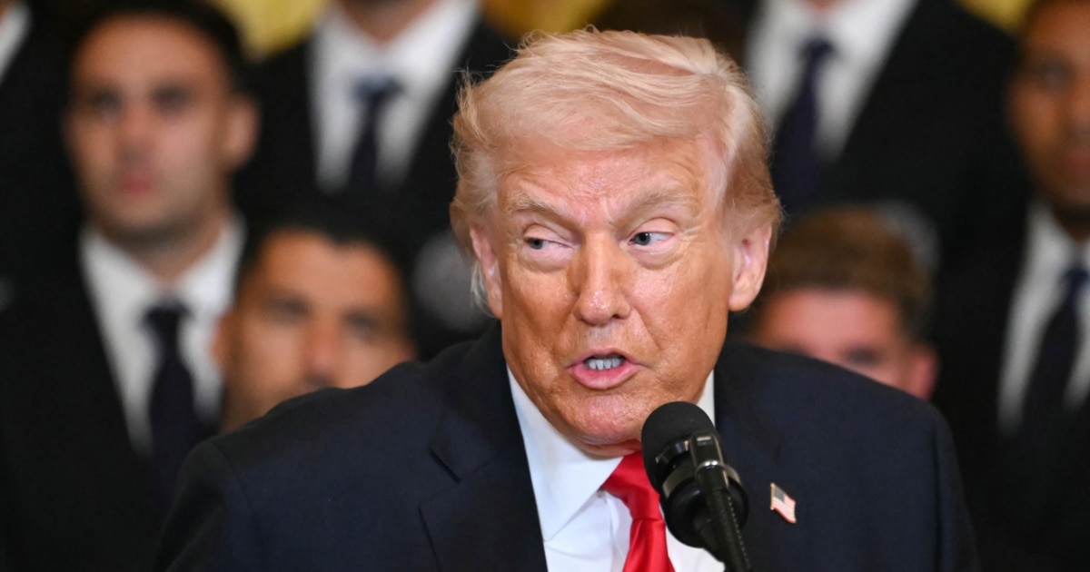 Трамп ги повика иранските сили да се предадат, а цивилите да се побунат