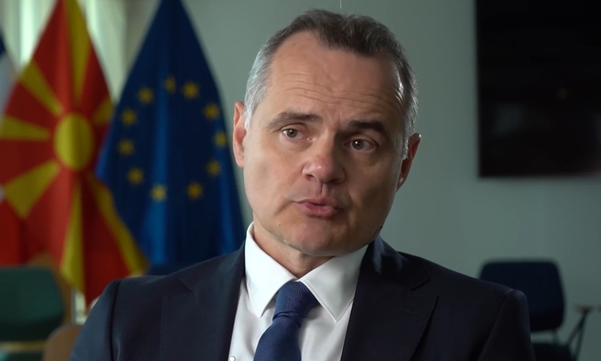 Францускиот амбасадор вели дека гаранции се невозможни, Mицкоски подготвен да чека децении за уставните измени