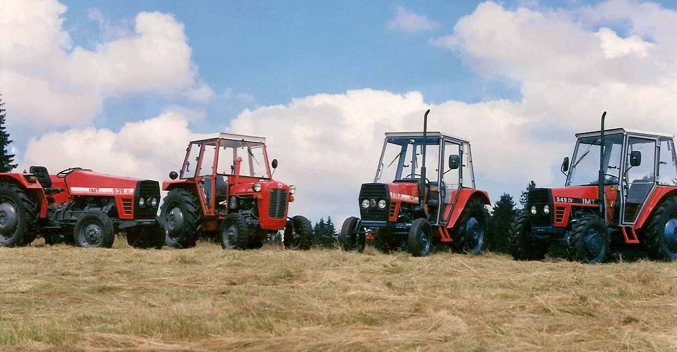 Поништени повиците за набавка на трактори , имало злоупотреби
