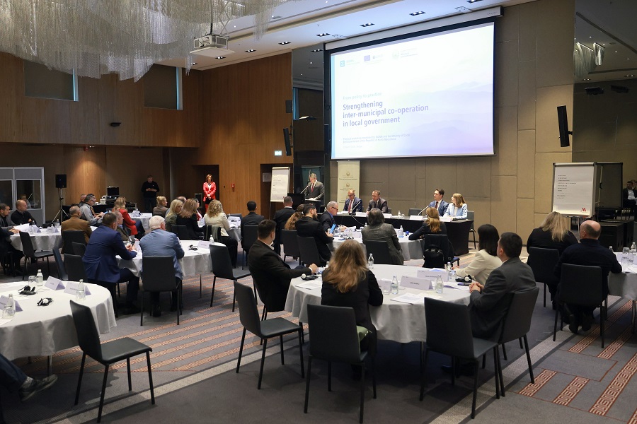 За општините да ги искористат парите од ЕУ треба да научат како