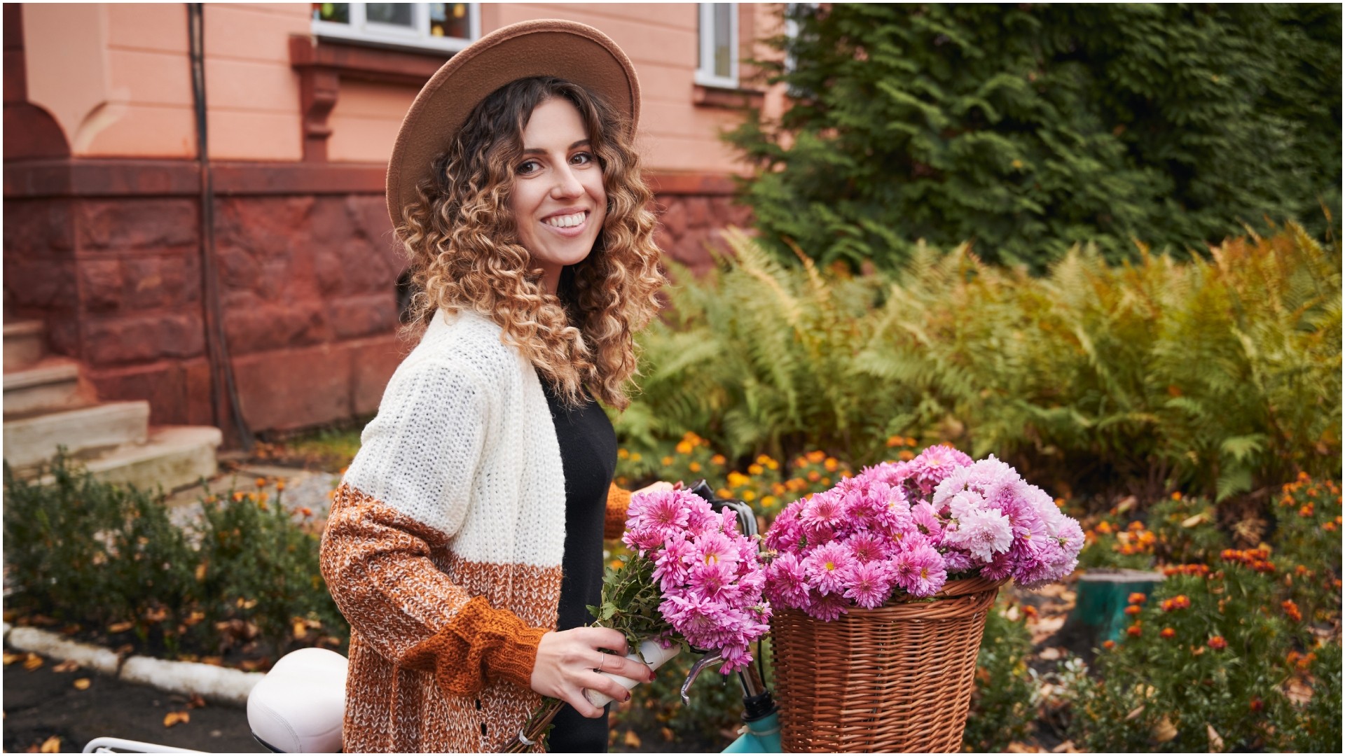 Раковите се оддалечуваат од саканата личност, еден знак очекува интересна деловна понуда: Дневен хороскоп за 4 март