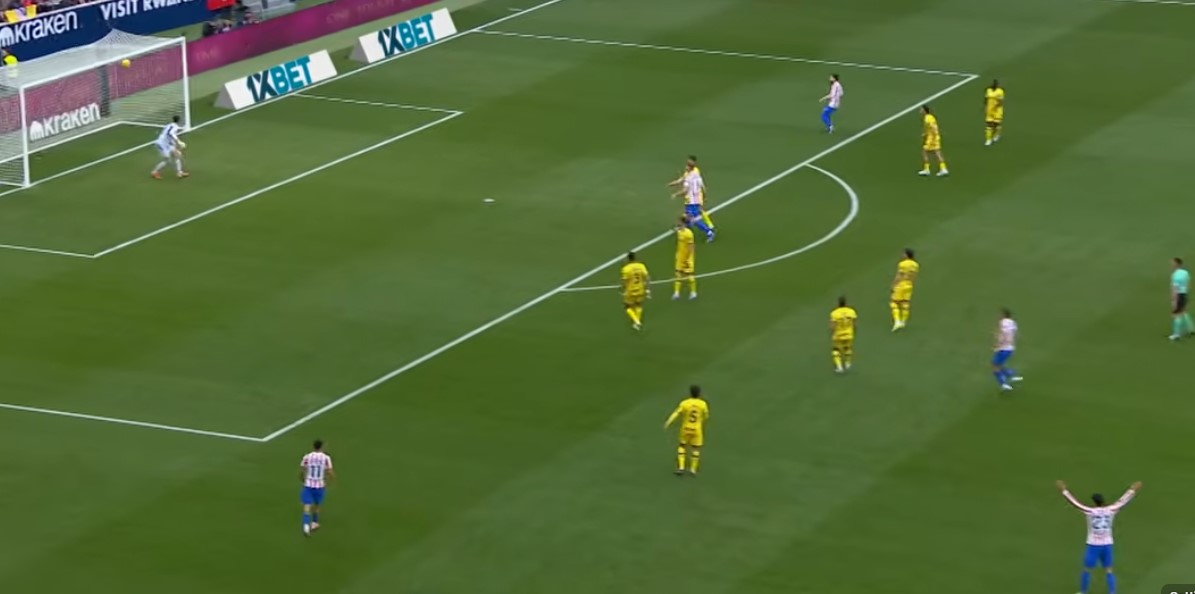 „Проектил“ за ТВ-шпици: Фудбалер на Атлетико постигна спектакуларен гол! (ВИДЕО)