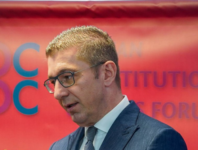 Мицкоски: Од денес 3 денари попуст на сите бензински на ОКТА