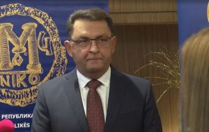 Славески нема да си поднесе оставка, очекува изборот на вицегувернерите деновиве да биде на дневен ред во Собранието