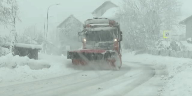 Невреме ја погоди и Босна и Херцеговина, многу места останаа без струја