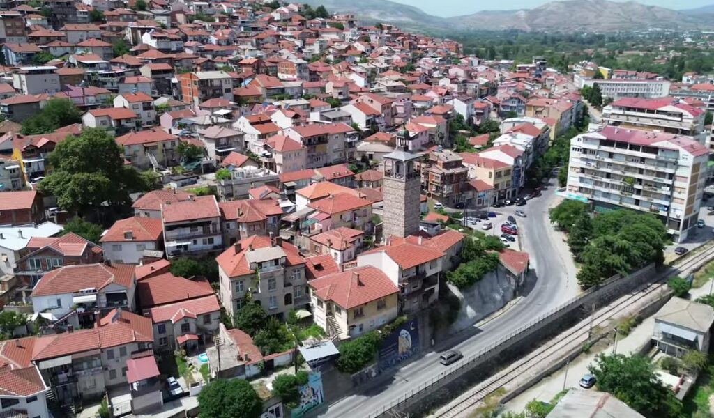 Скопјани уапсени по напад во Велес – употребен електрошок и тврд предмет