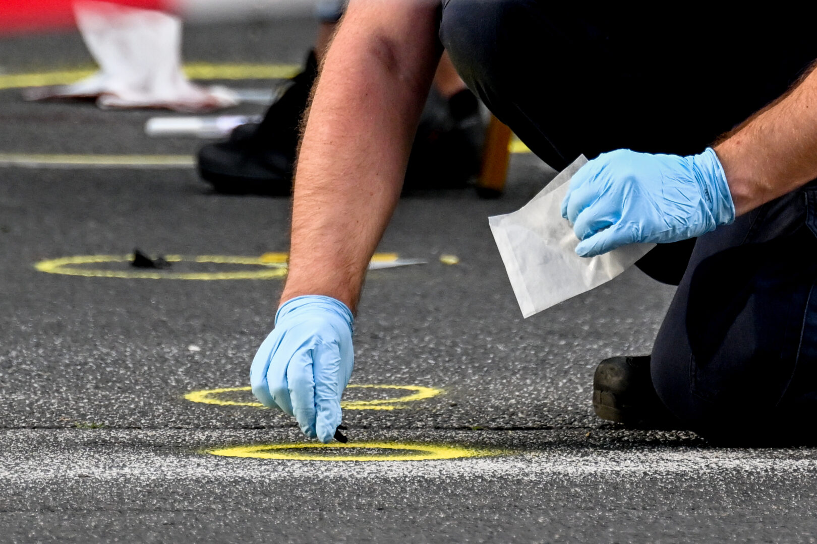 Пешак тешко повреден во сообраќајка кај Брвеница, возачот избегал