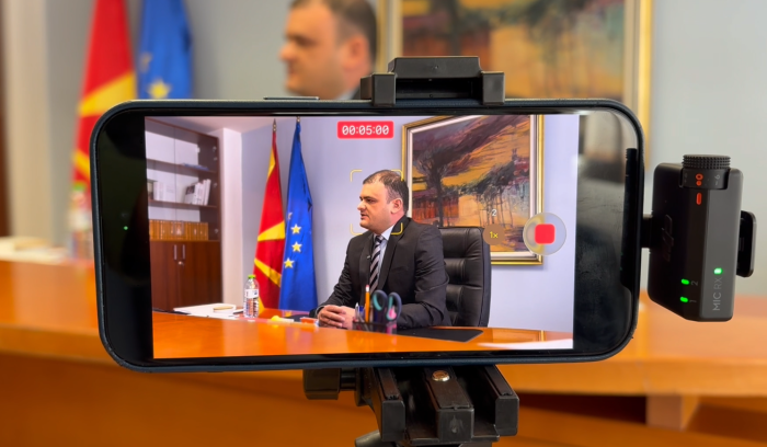 ДЕРЕБАН Е ТАТКО НА ТРИ ПРВАЧИЊА: Децата ми се најголема инспирација, богатство и благослов