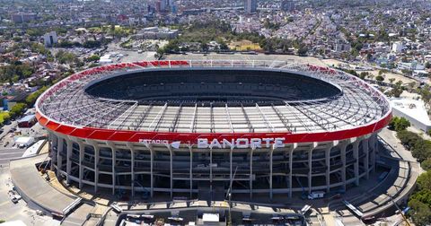 Трагедија: Почина навивач на стадионот каде што ќе се отвори СП