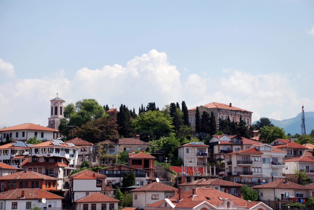 Инвеститори граделе без одобрение во Охрид и Струга, инспекторатот наложил уривање