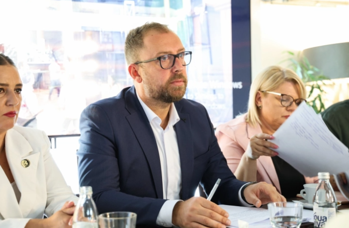 Љутков: Целосно се неточни и неосновани тврдењата за злоупотреба на службената положба, никој од вработените во културата не е обесправен