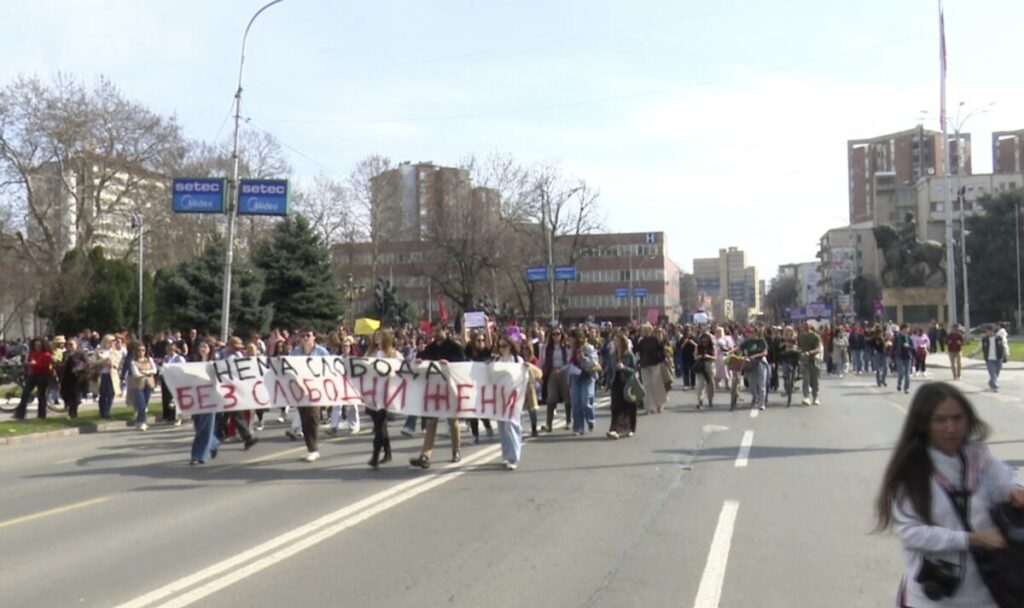Осмомартовски марш во Скопје: Со минута молк и пораки за правда под слоганот „Нема да нè снема“
