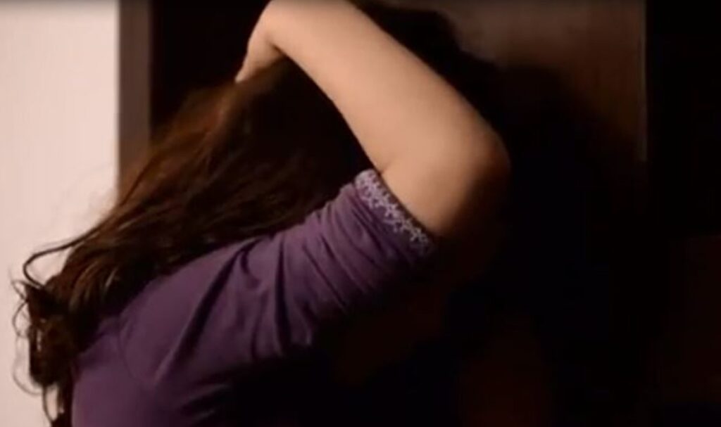 Маж од гостиварско си ја нападнал партнерката, употребил и остар предмет!