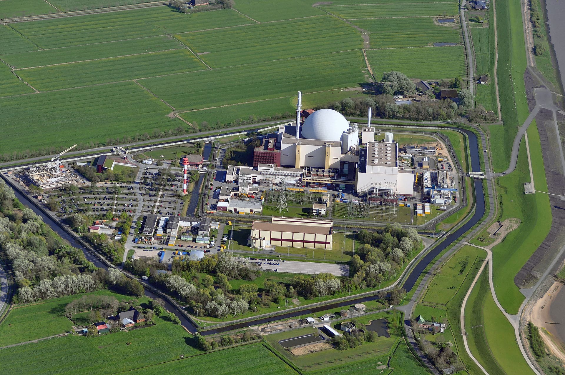 ГЕРМАНИЈА ЖАЛИ ЗА ЗАТВОРАЊЕТО НА НУКЛЕАРКИТЕ, Мерц најави подолжување на работата на електраните на јаглен поради кризата