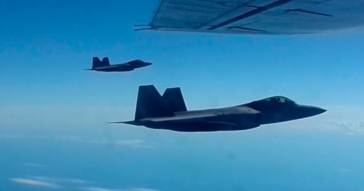 САД и Канада пресретнаа руски авиони кај Алјаска