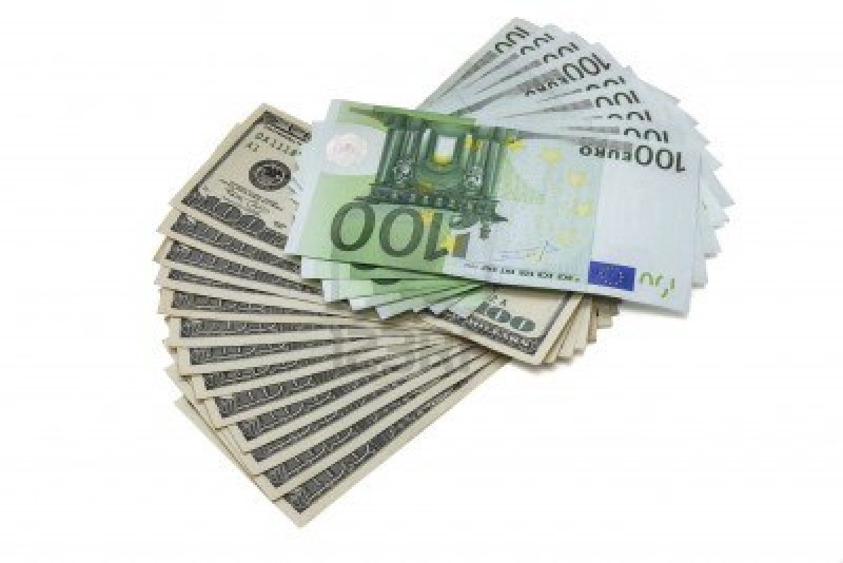 Еврото и јенот зајакнаа во однос на доларот на почетокот на неделата