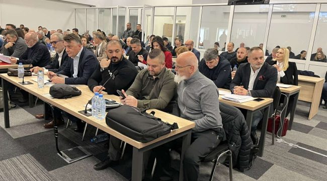 ЛУЃЕТО НЕ ЗАГИНАА ОД АКТИВАЦИЈА НА ПОЖАР, ТУКУ НЕМАА КАДЕ ДА БЕГААТ, КАЖА ОБВИНИТЕЛОТ ЈАКИМОВСКИ ОТКАКО ОДБРАНАТА ПОБАРА ОСЛОБОДУВАЊЕ НА ОБВИНЕТИТЕ ЗА ТРАГЕДИЈАТА ВО „ПУЛС”