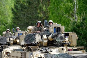 Полска подготвува план Б: Финансирање на армијата од девизните и резервите на злато