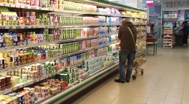 Пензиионер нападнал малолетник во маркет