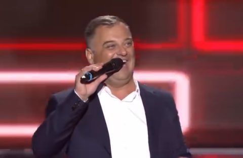 Го доби прекарот Македонецот Здравко Чолиќ: Виктор Димитриевски ја изведе омилената македонска песна во „Никогаш не е доцна“