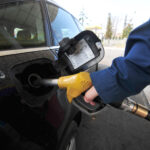 Со понизок ДДВ, Владата ги амортизира цените на горивата