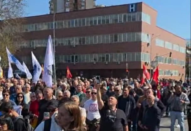 (ВИДЕО) Започна протестот за повисоки плати во Скопје