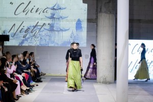 Првиот ден на Моден викенд во знакот на кинеската мода и 3D и AI изложба