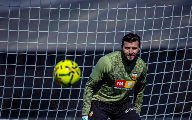 Валенсија ја совлада Осасуна, „чиста мрежа“ на Димитриевски (ВИДЕО)