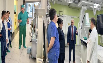 Клековски при посетата на болниците „Св. Еразмо“ и „Св. Стефан“: Со стручност и посветеност и во ограничени услови до големи резултати