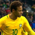 Роналдињо: Дури и да игра само на една нога, Нејмар е подобар од повеќето бразилски фудбалери