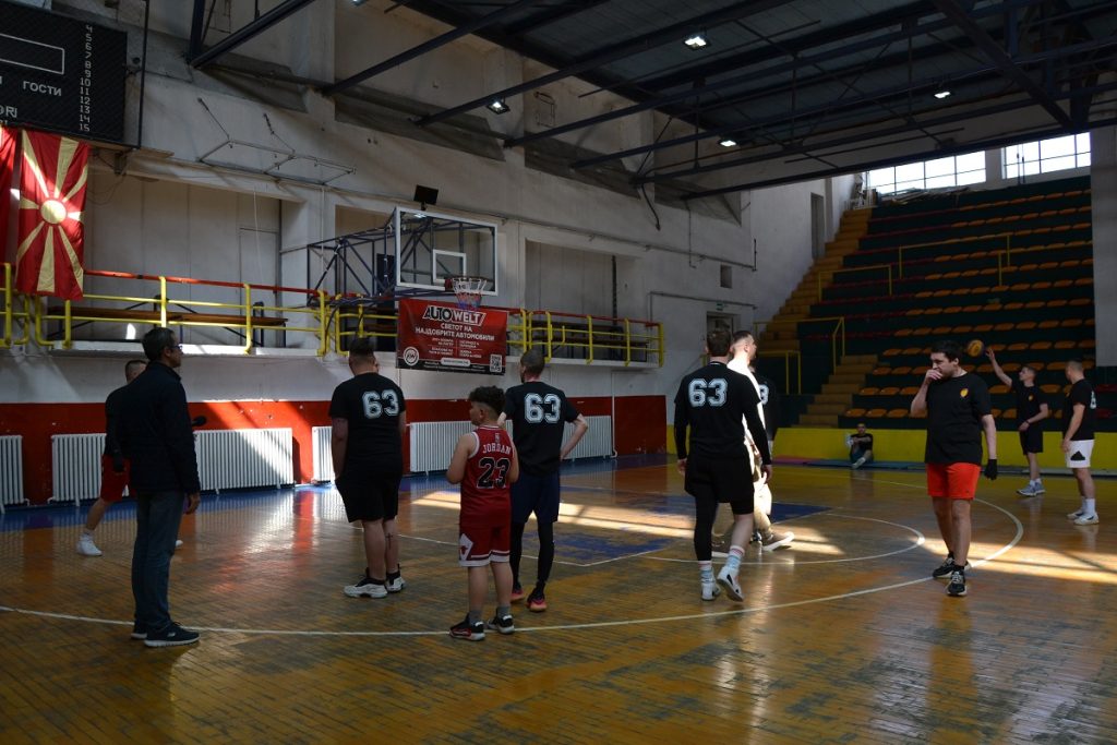 Велосипедска тура и кошаркарски натпревар во чест на жртвите и поддршка за повредените во „Пулс“