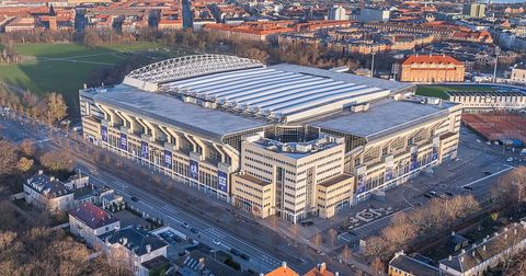 „Паркен“ е културен светилник, собира 38.000 гледачи и има подвижен покрив!