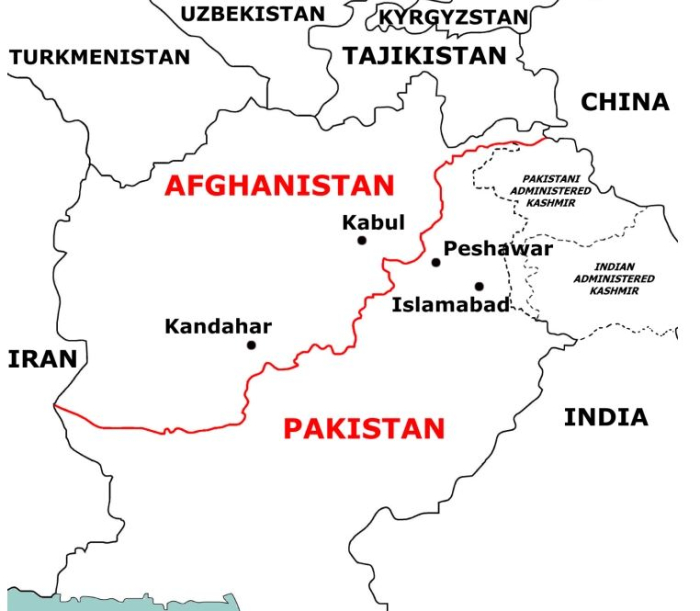 Пакистан бомбардираше складиште за гориво во близина на аеродромот Кандахар во Авганистан