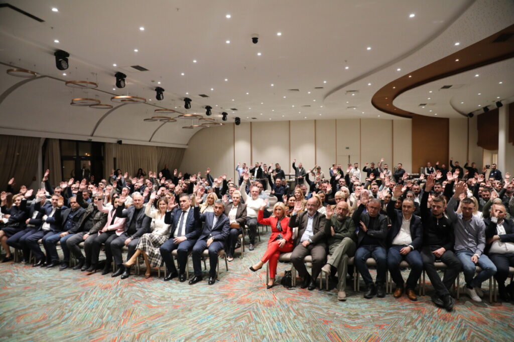 Демократското движење со историска одлука: Нов крупен чекор кон официјализирање на ВЛЕН во обединета политичка сила!